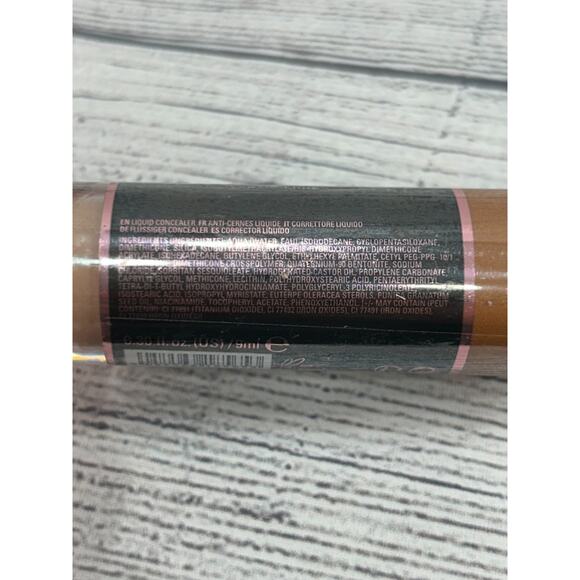 New Makeup Revolution Conceal & Define Infinite C10 Longwear Concealer 9ml - Picture 7 of 9